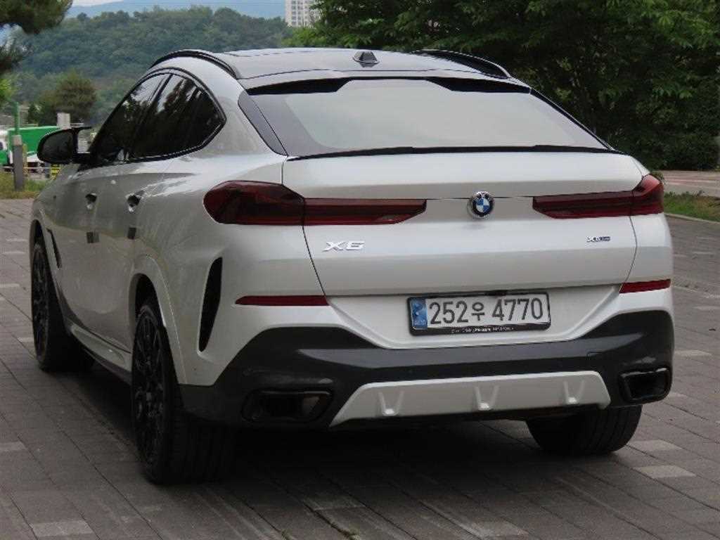 BMW X6 - Vista 4