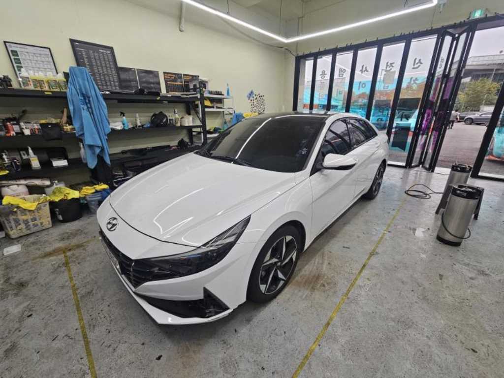 HYUNDAI Avante - Vista 3