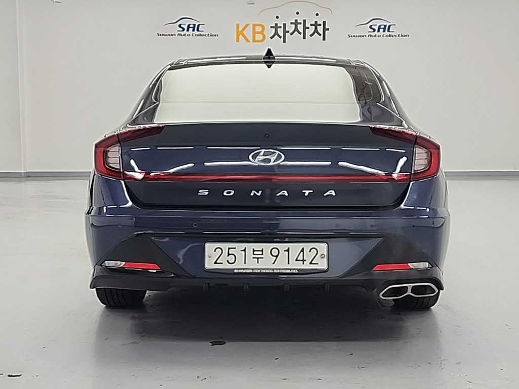 HYUNDAI Sonata - Vista 3