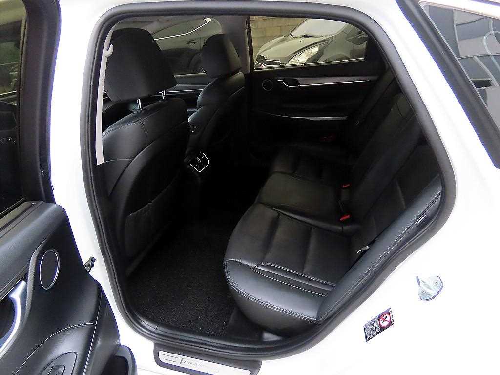 HYUNDAI Grandeur - Vista 6