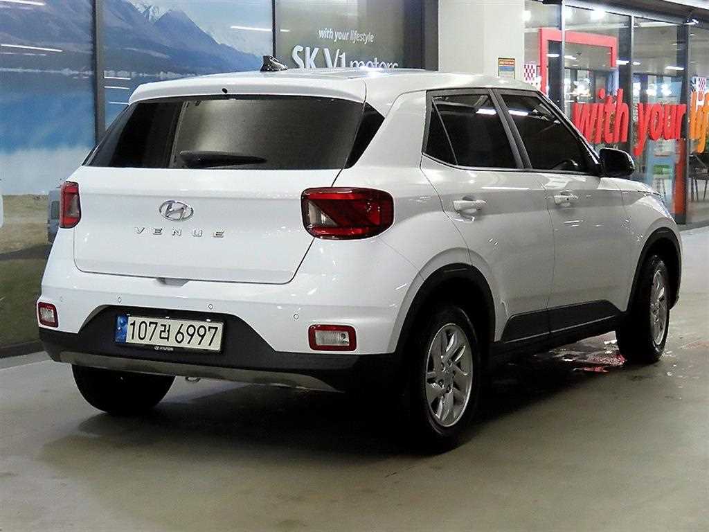 HYUNDAI Venue - Vista 4