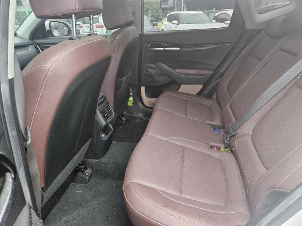 KIA Seltos - Vista 8