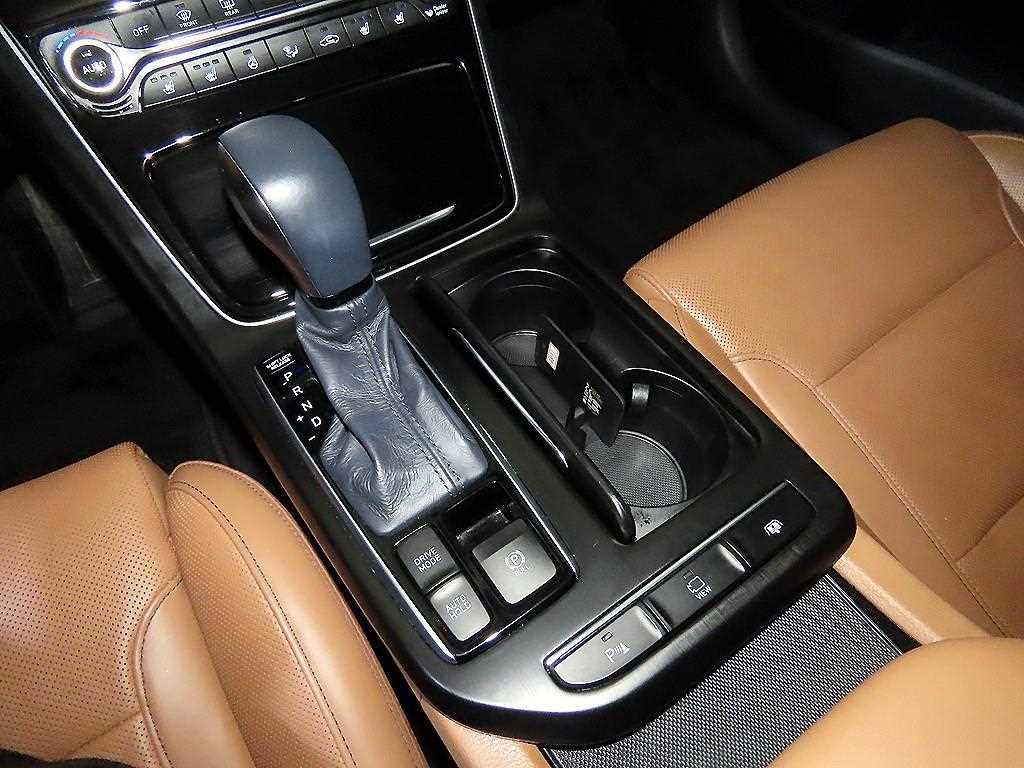HYUNDAI Grandeur - Vista 12