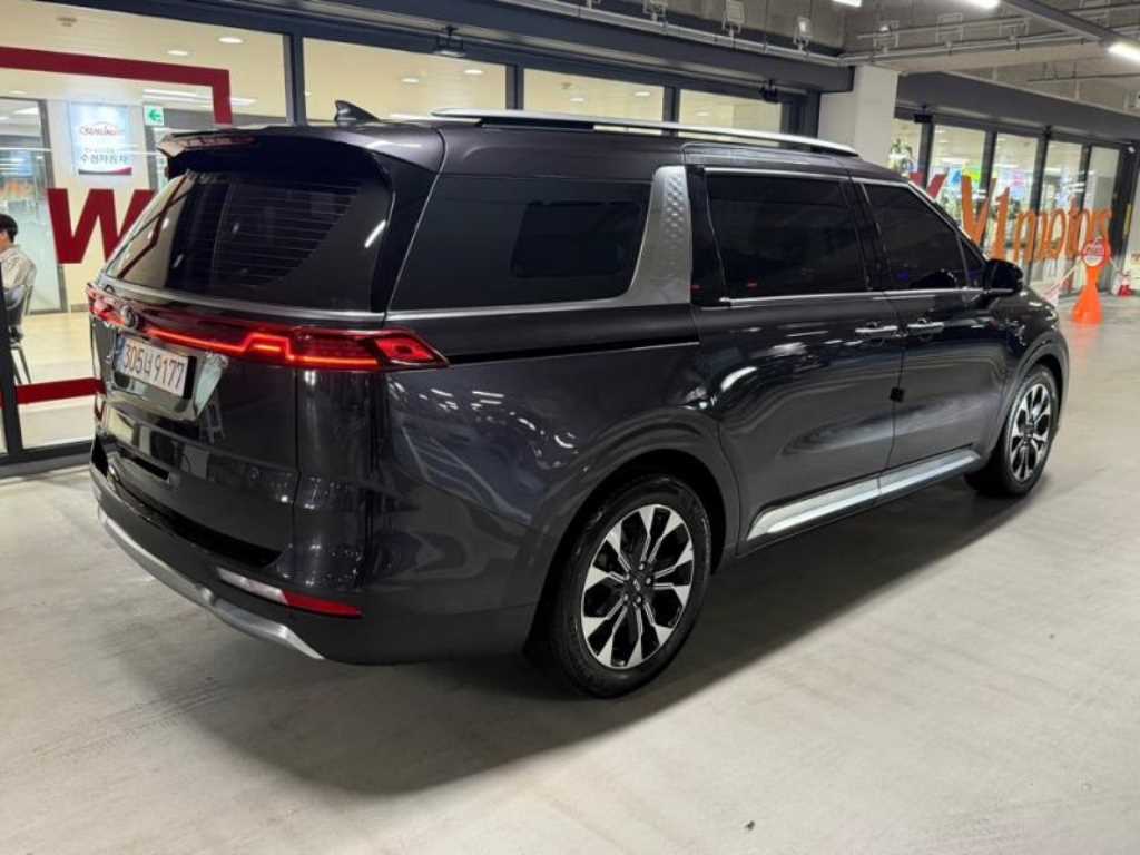 KIA Carnival - Vista 4