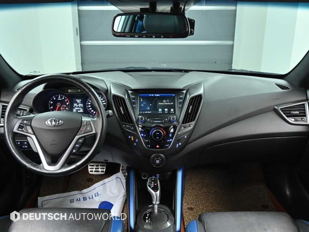 HYUNDAI Veloster - Vista 7