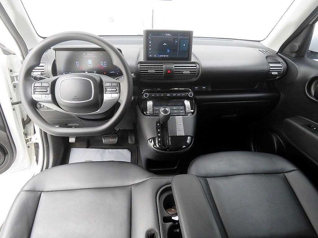 HYUNDAI Casper - Vista 8