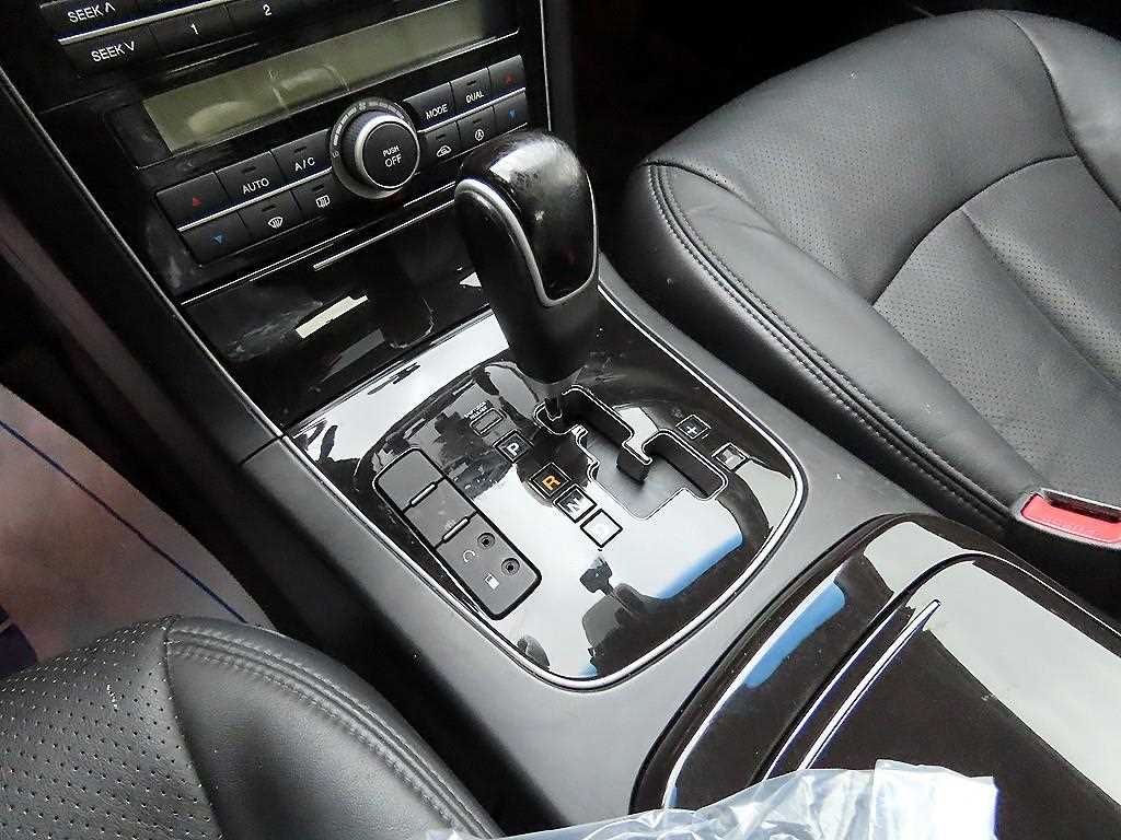 KIA Opirus - Vista 10
