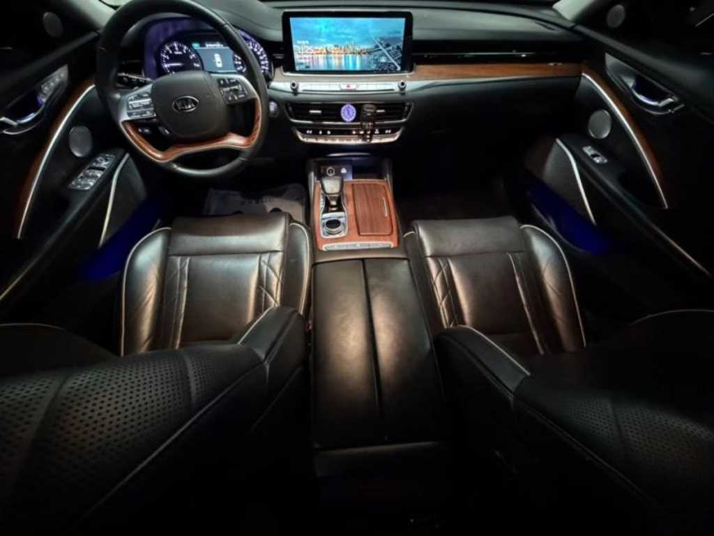 KIA K9 - Vista 5