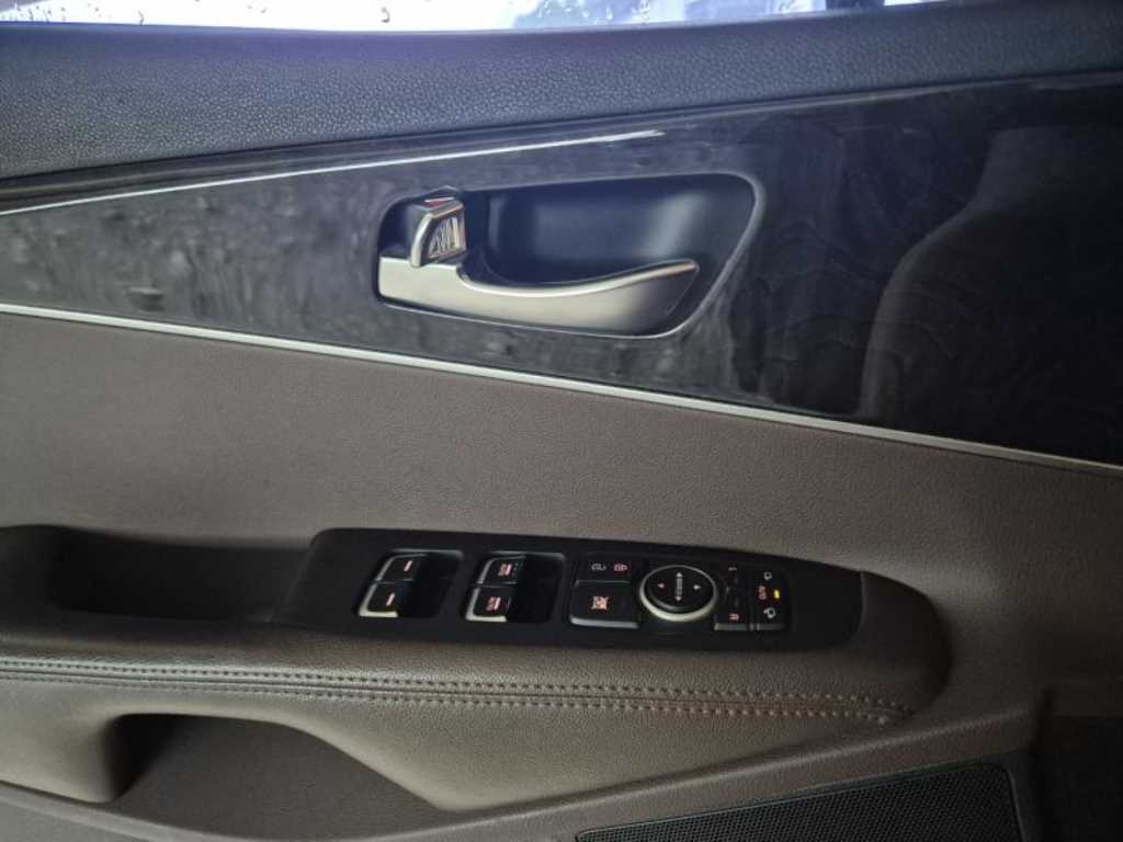 KIA Sorento - Vista 9