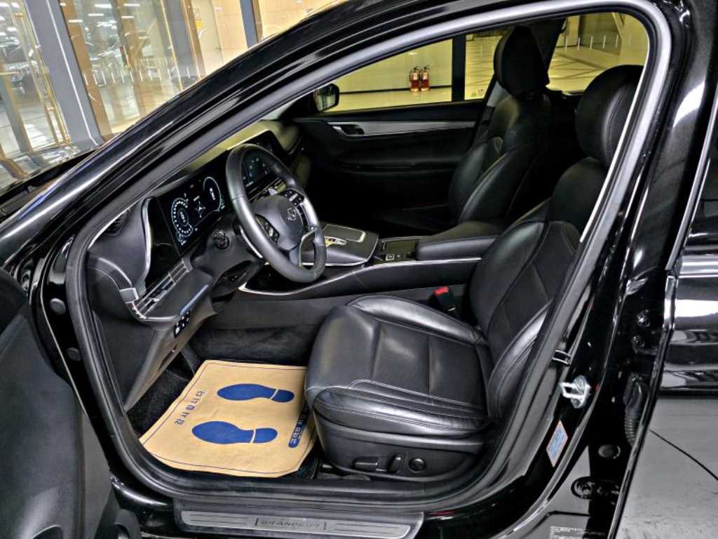 HYUNDAI Grandeur - Vista 7
