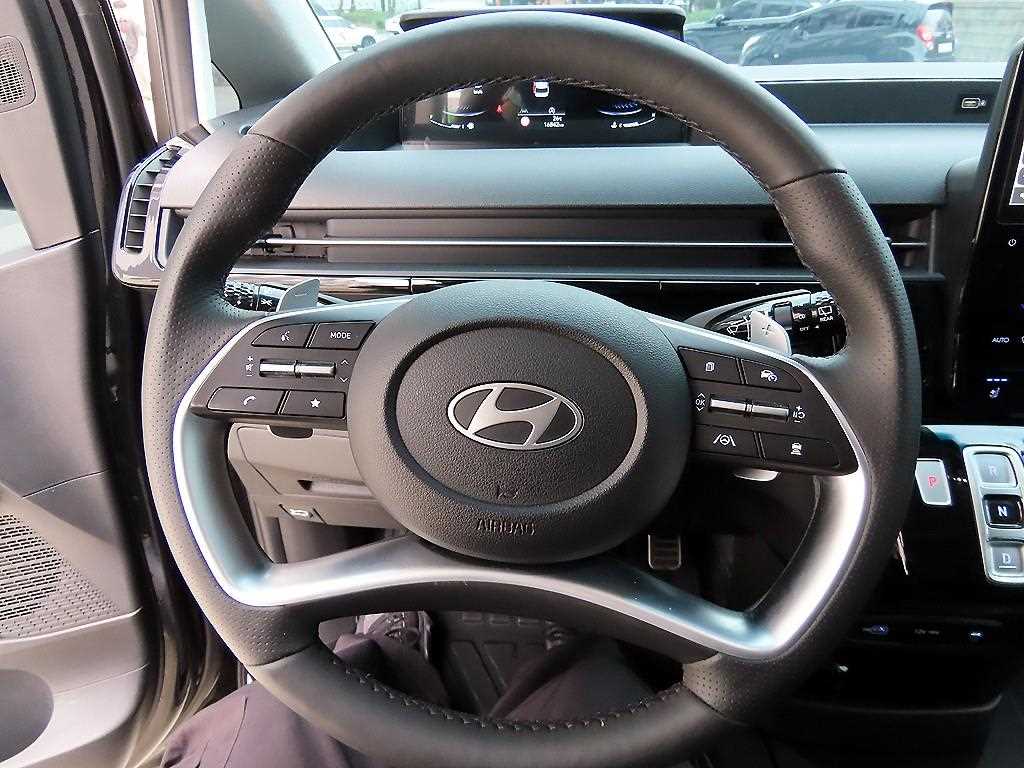HYUNDAI Staria - Vista 9