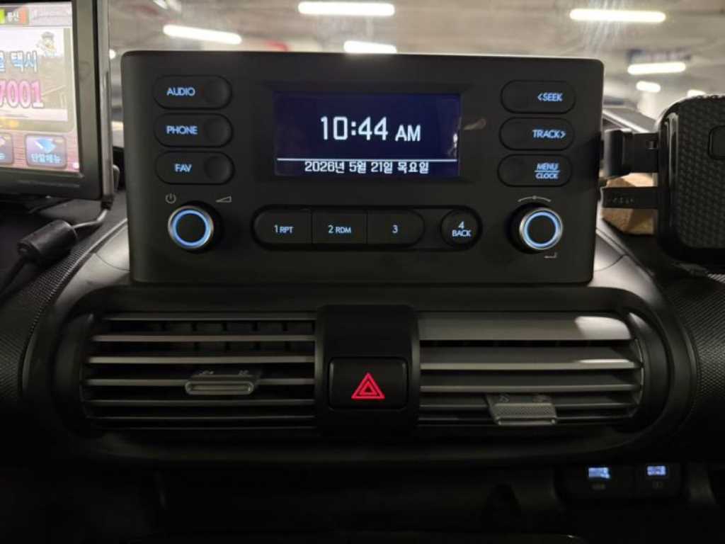 HYUNDAI Casper - Vista 10