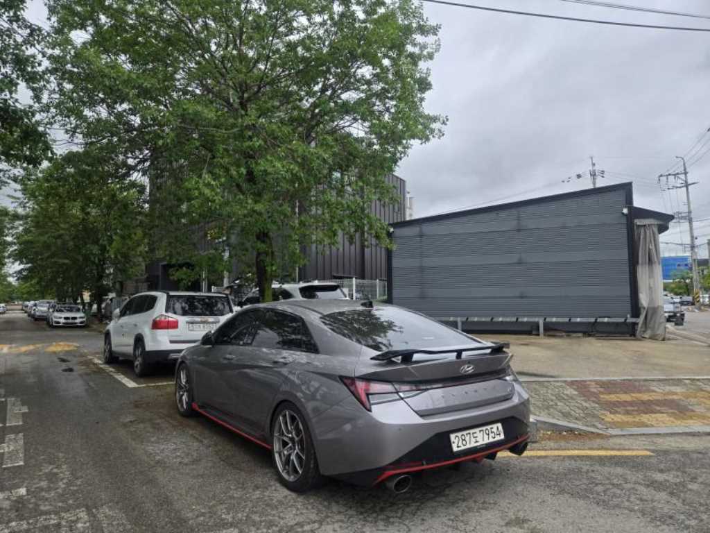HYUNDAI Avante - Vista 3
