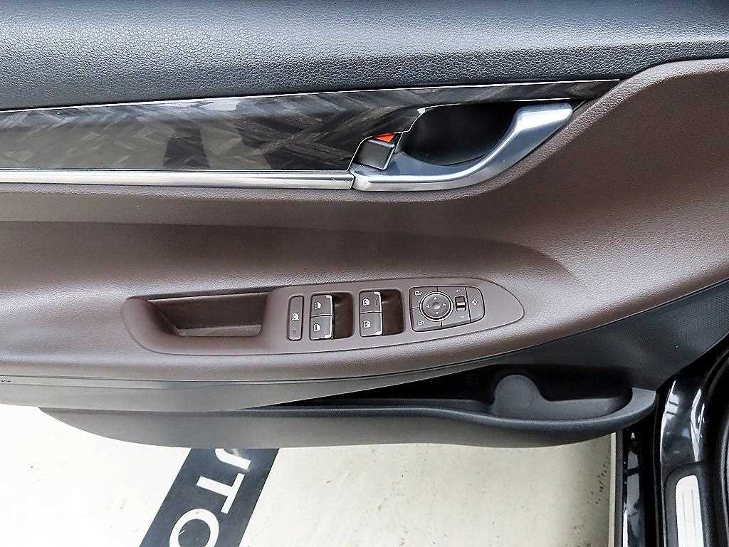 HYUNDAI Grandeur - Vista 11