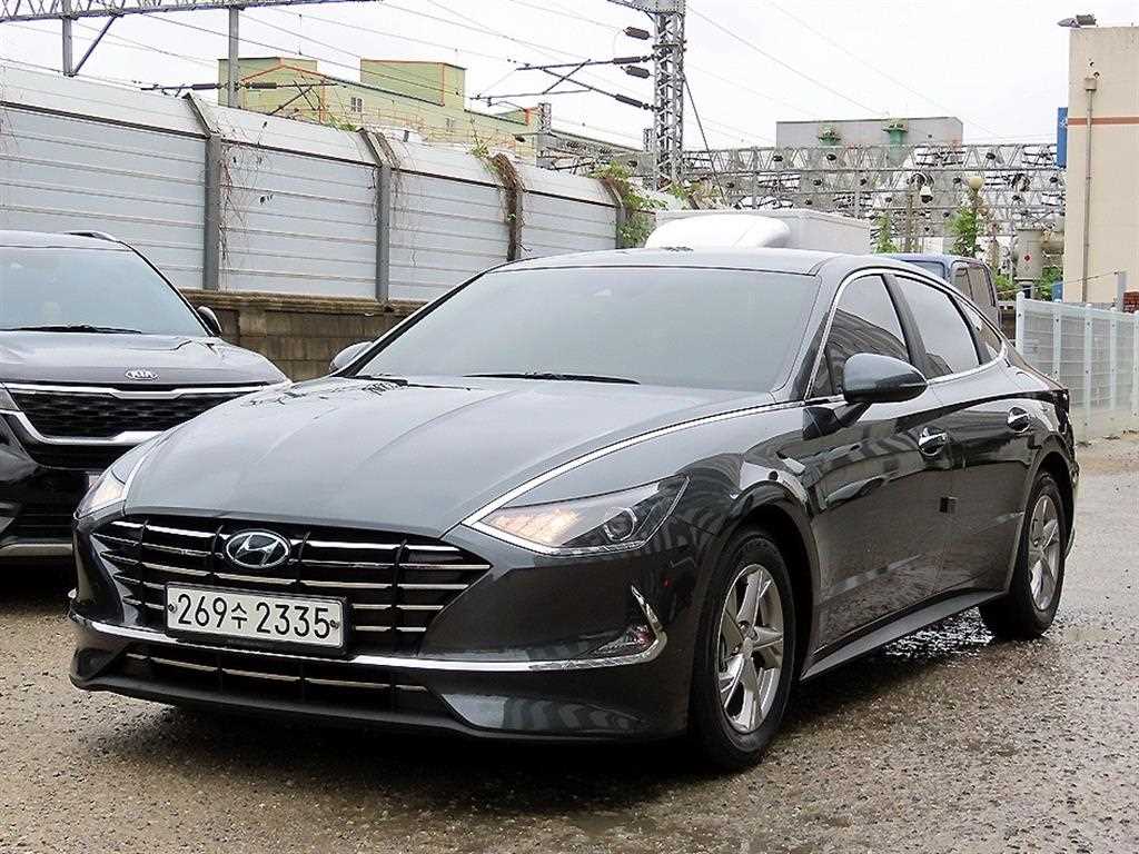 HYUNDAI Sonata - Vista 2