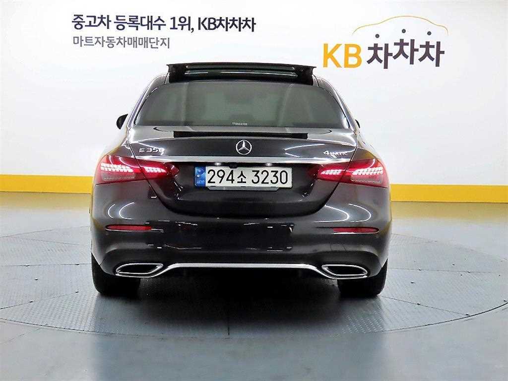 Mercedes Benz E class - Vista 4