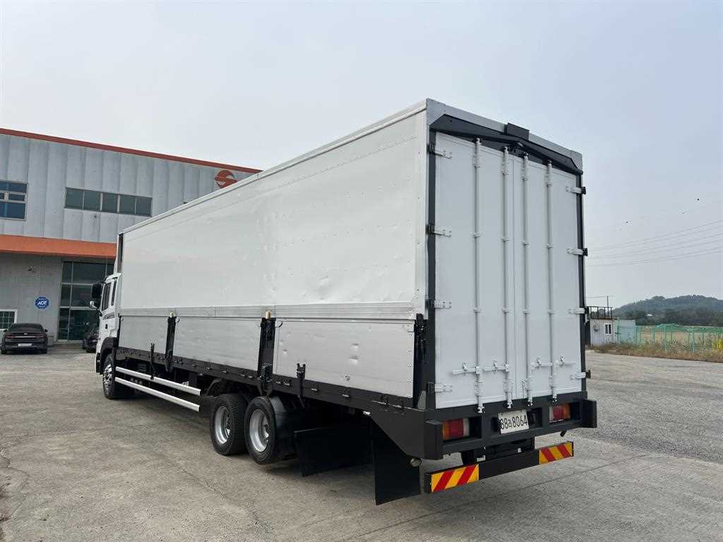 medium and large cargo truck - Vista 4
