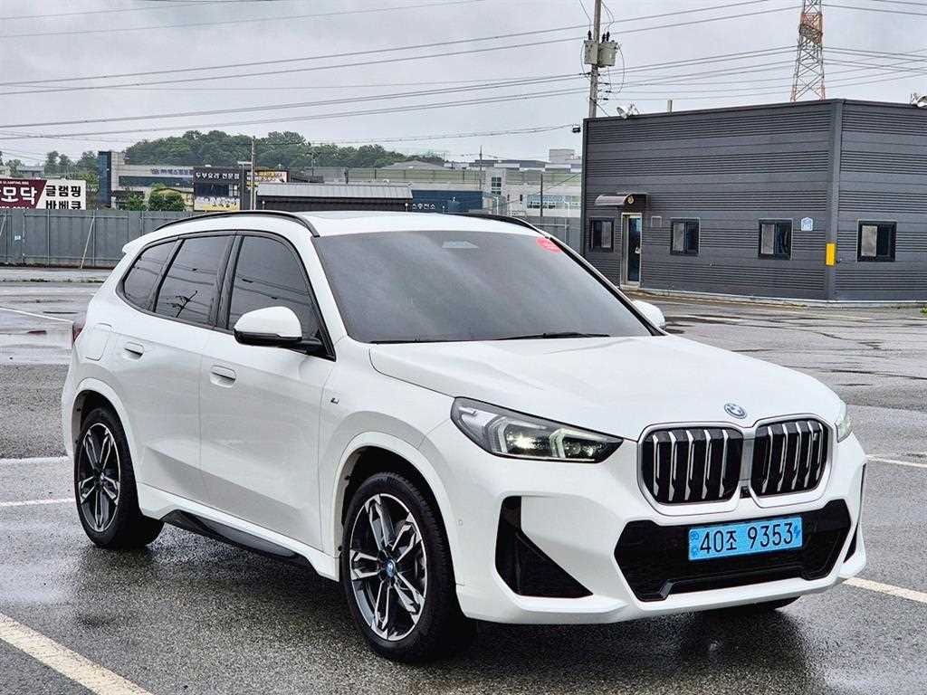 BMW iX1 - Vista 3