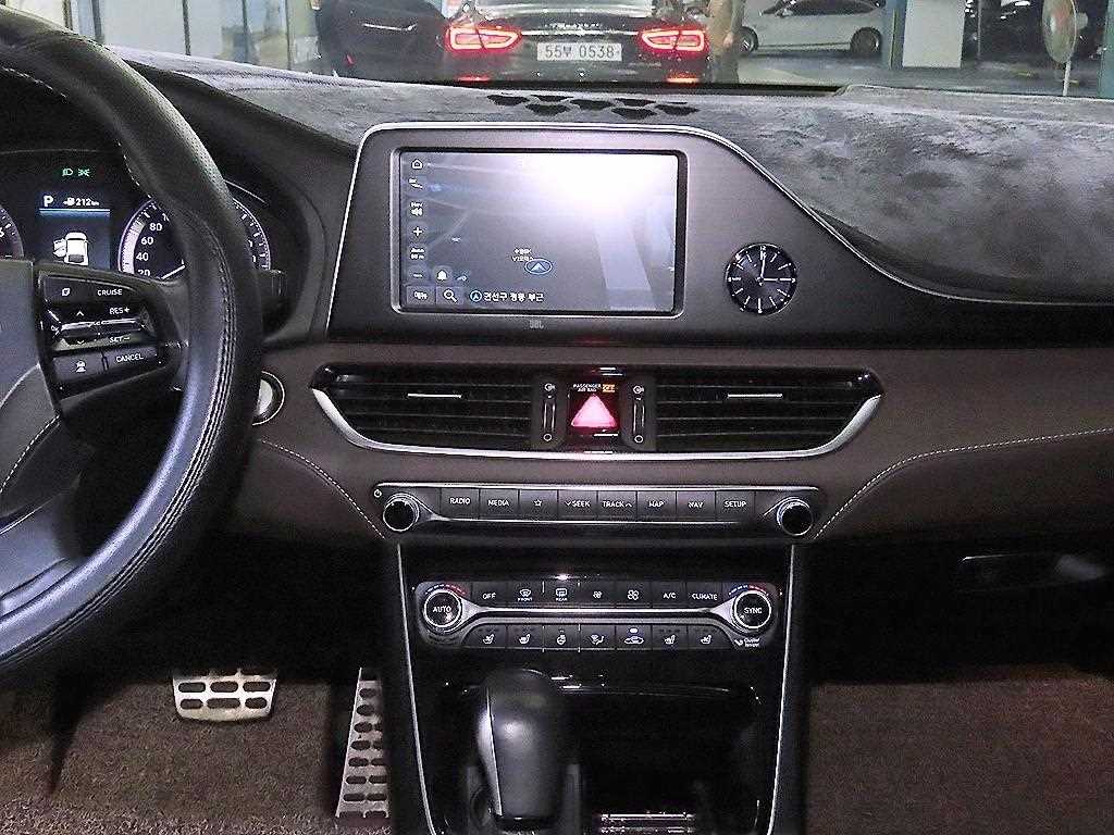 HYUNDAI Grandeur - Vista 11