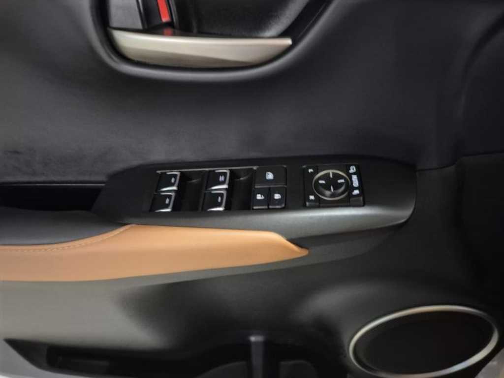 Lexus NX - Vista 10