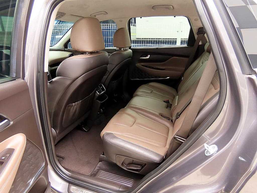 HYUNDAI Santa Fe - Vista 6