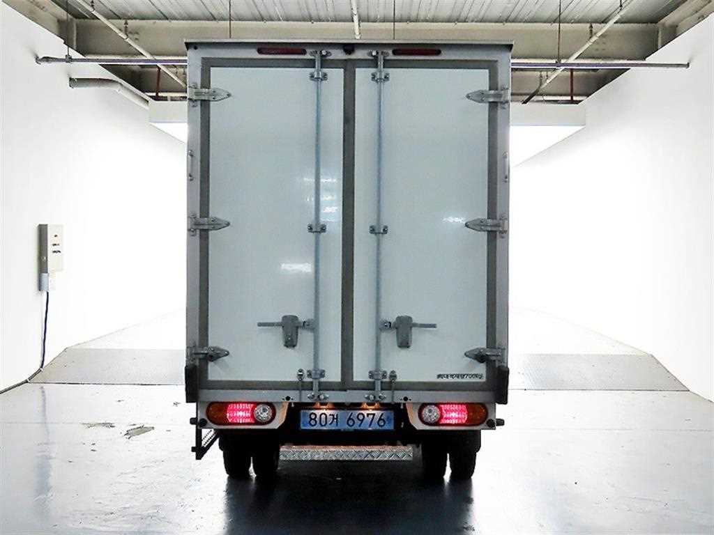 Small Truck Cargo (small) - Vista 3