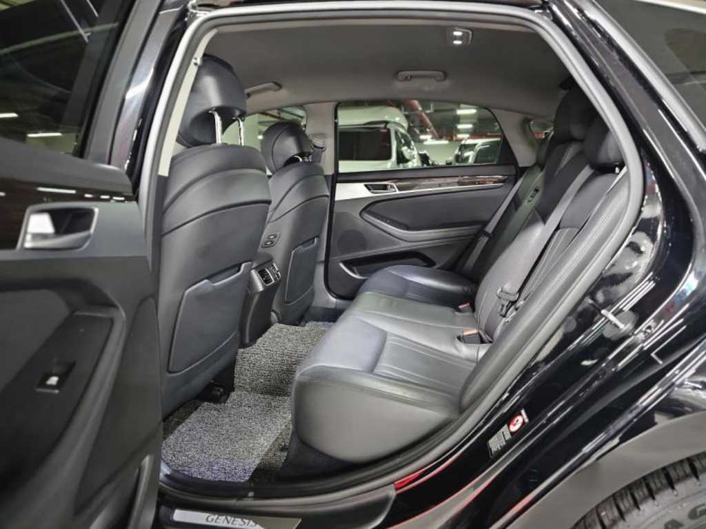 Genesis G80 - Vista 7