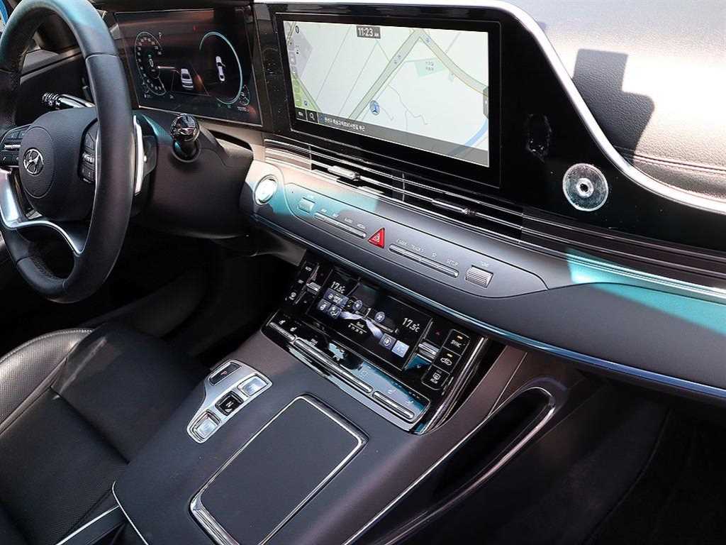 HYUNDAI Grandeur - Vista 11