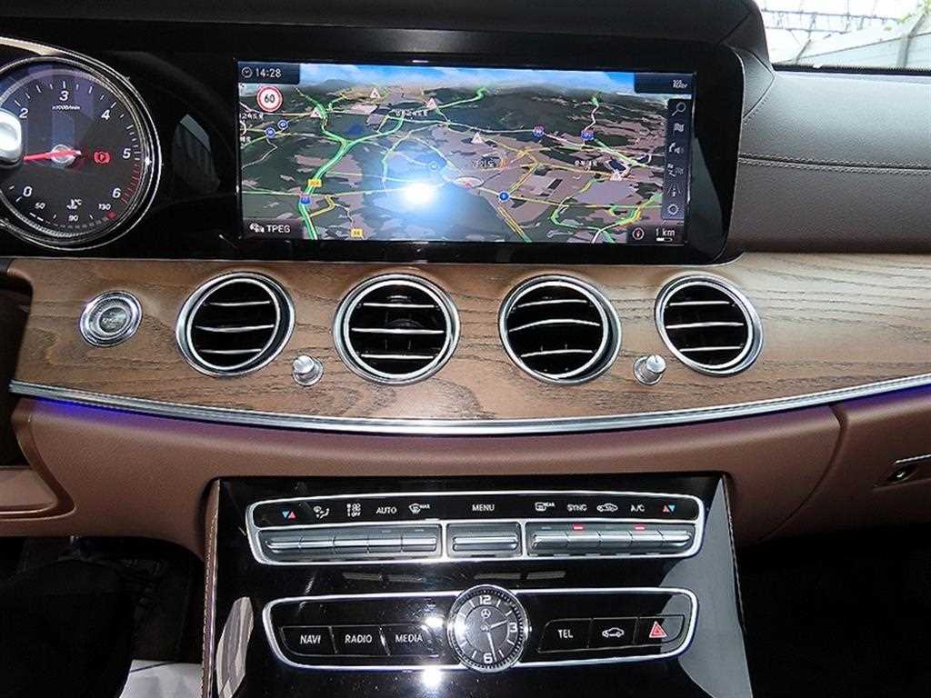 Mercedes Benz E class 2018 Blanco - Importación desde Corea - HF Imports Iquique - Foto 14
