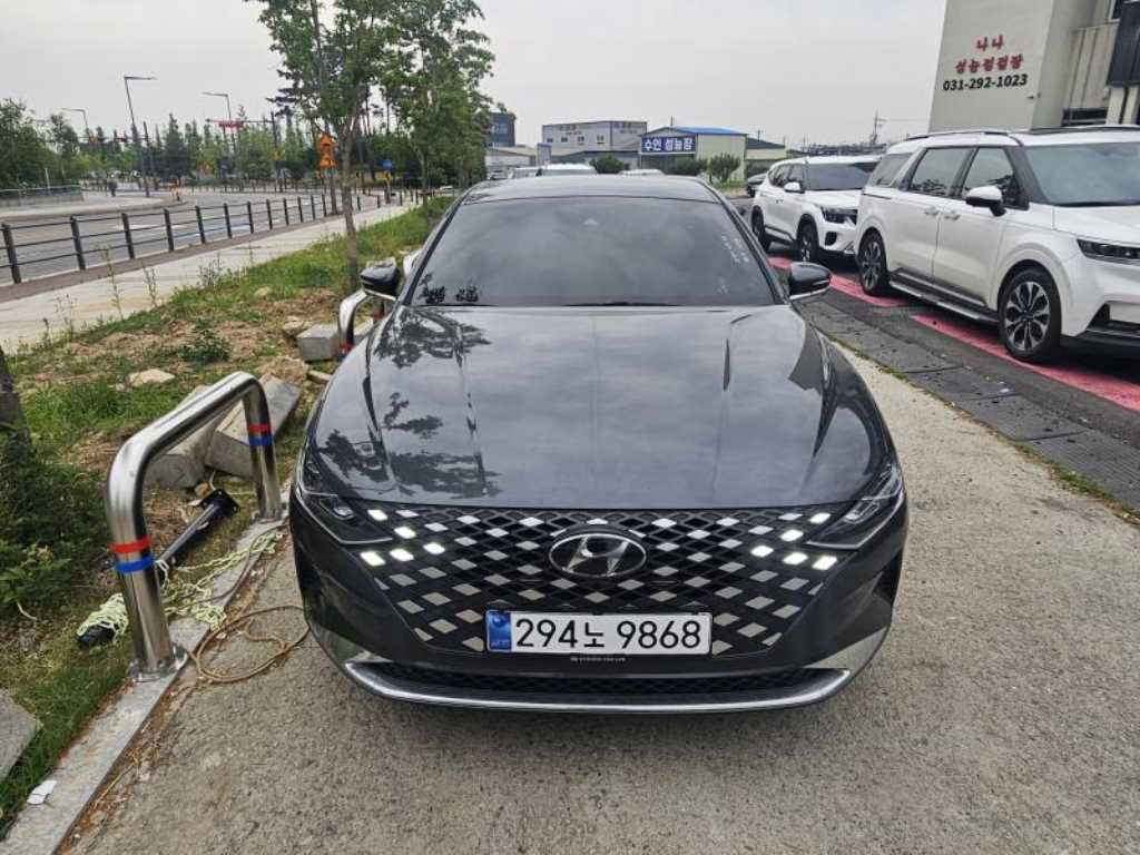 HYUNDAI Grandeur - Vista 2