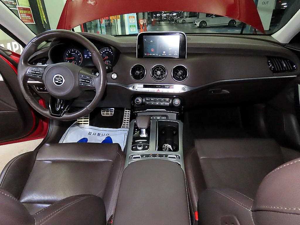 KIA Stinger - Vista 10