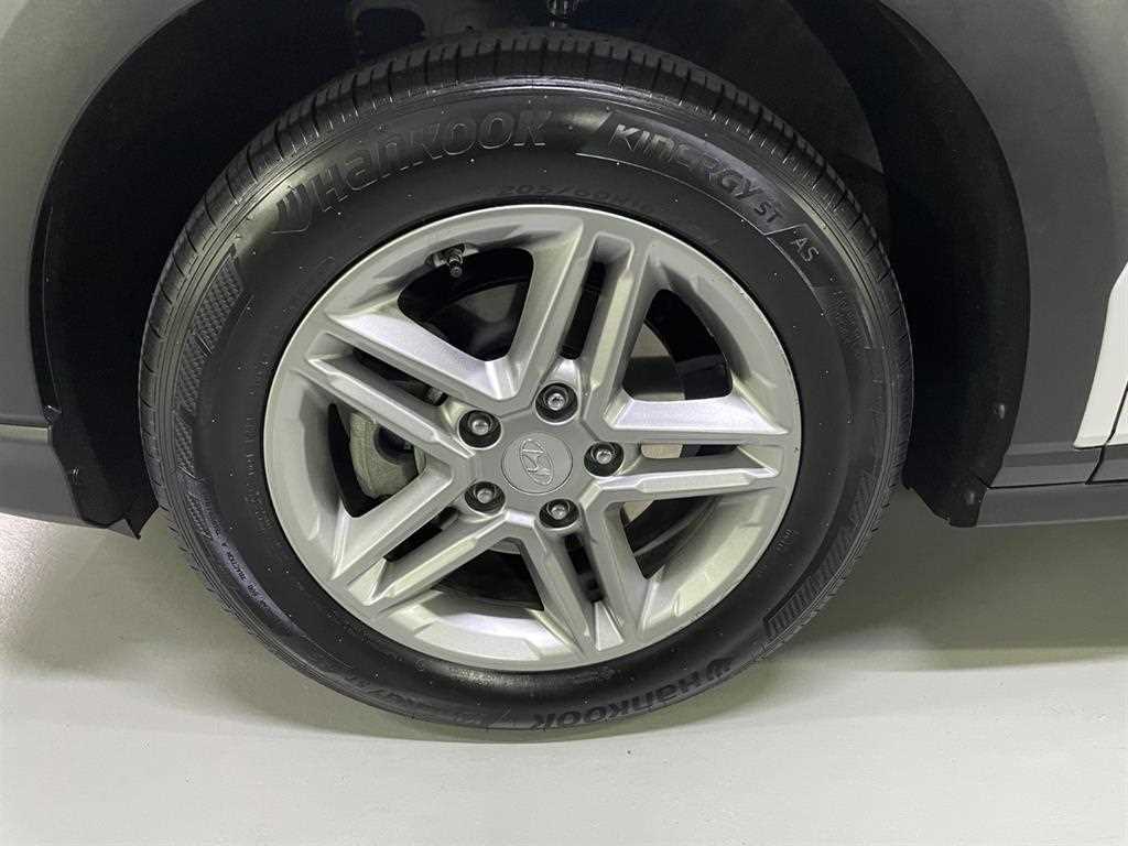 HYUNDAI Kona - Vista 7