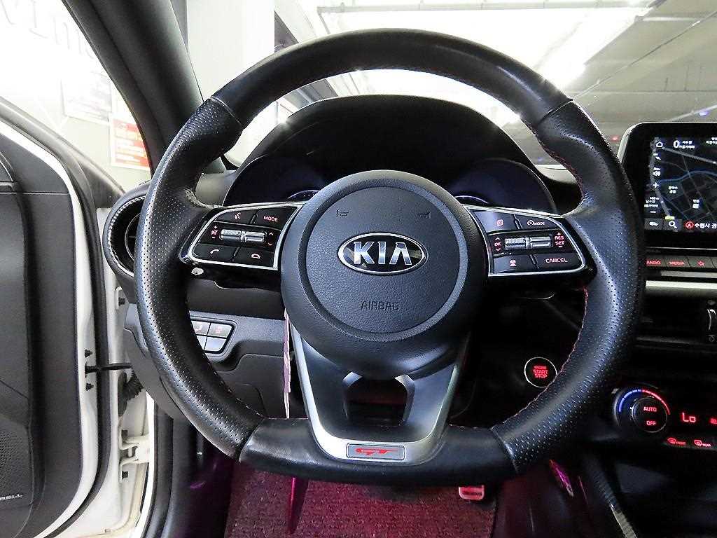 KIA K3 - Vista 8
