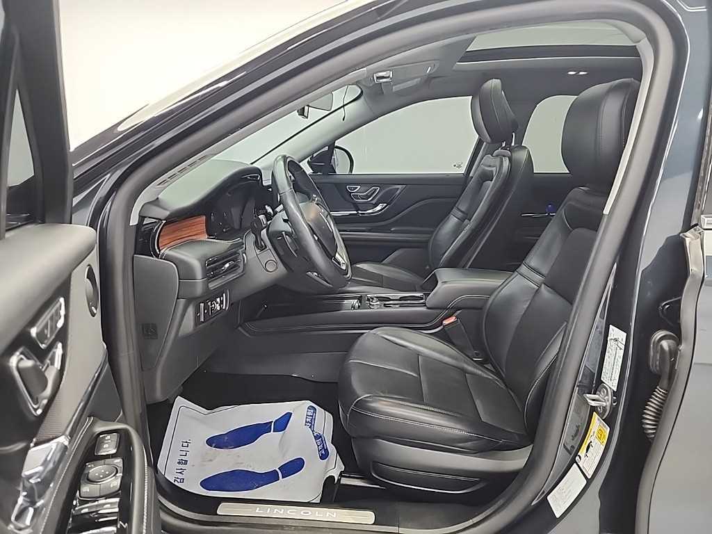 Lincoln Corsair - Vista 11