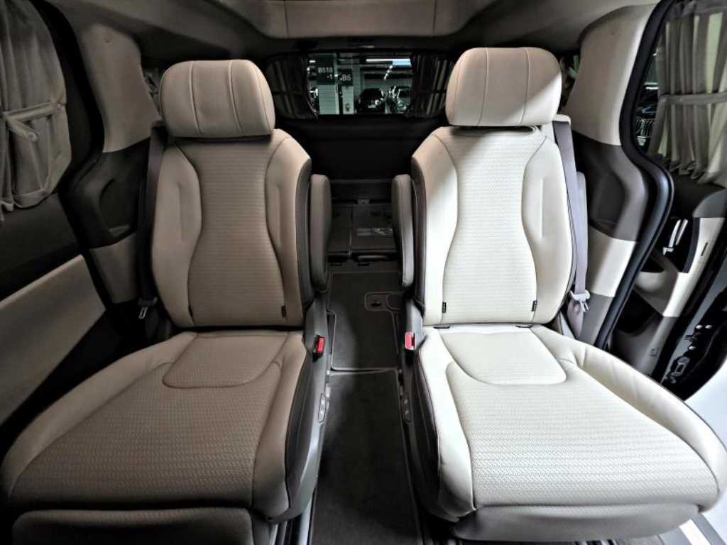 KIA Carnival - Vista 9