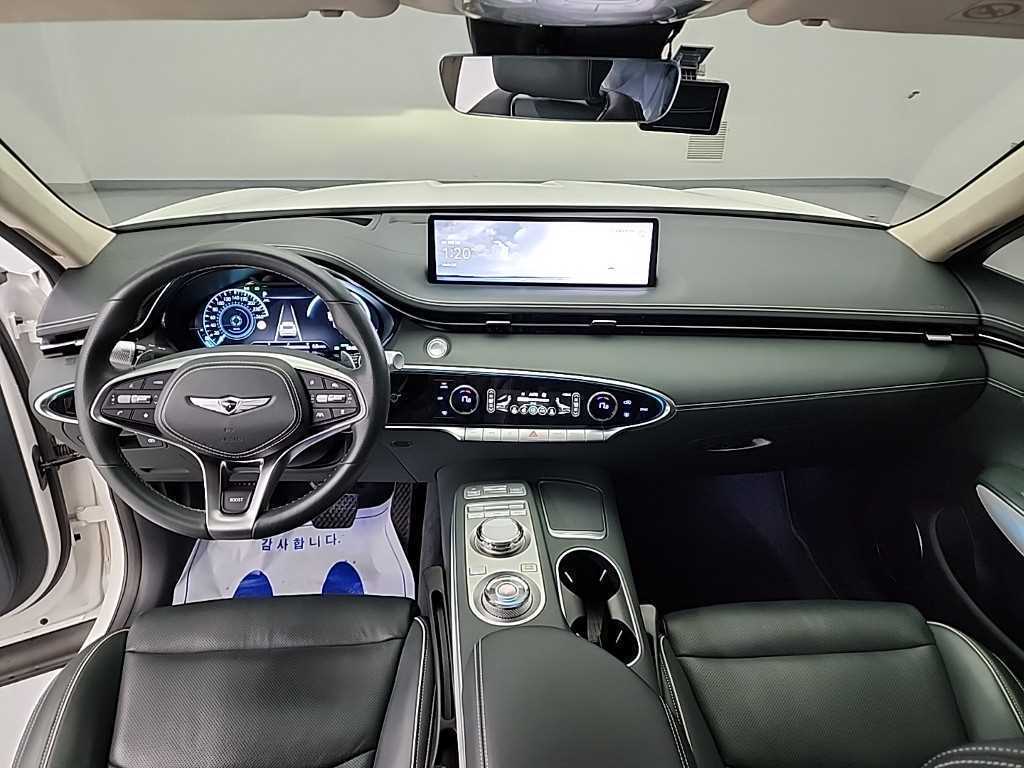 Genesis GV70 - Vista 7