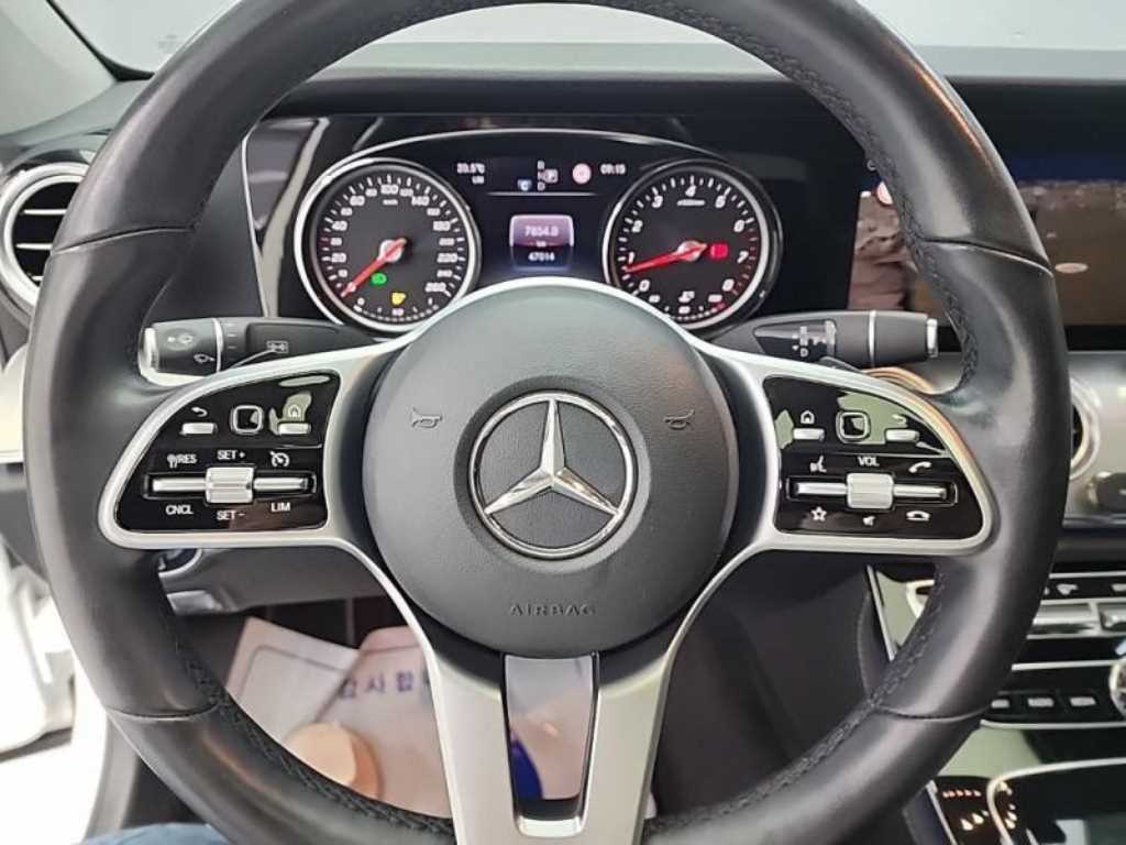 Mercedes Benz E class - Vista 9