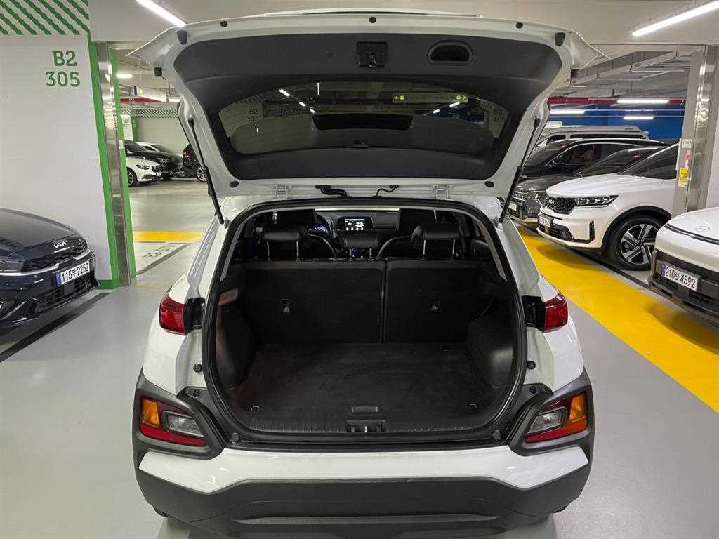 HYUNDAI Kona - Vista 5