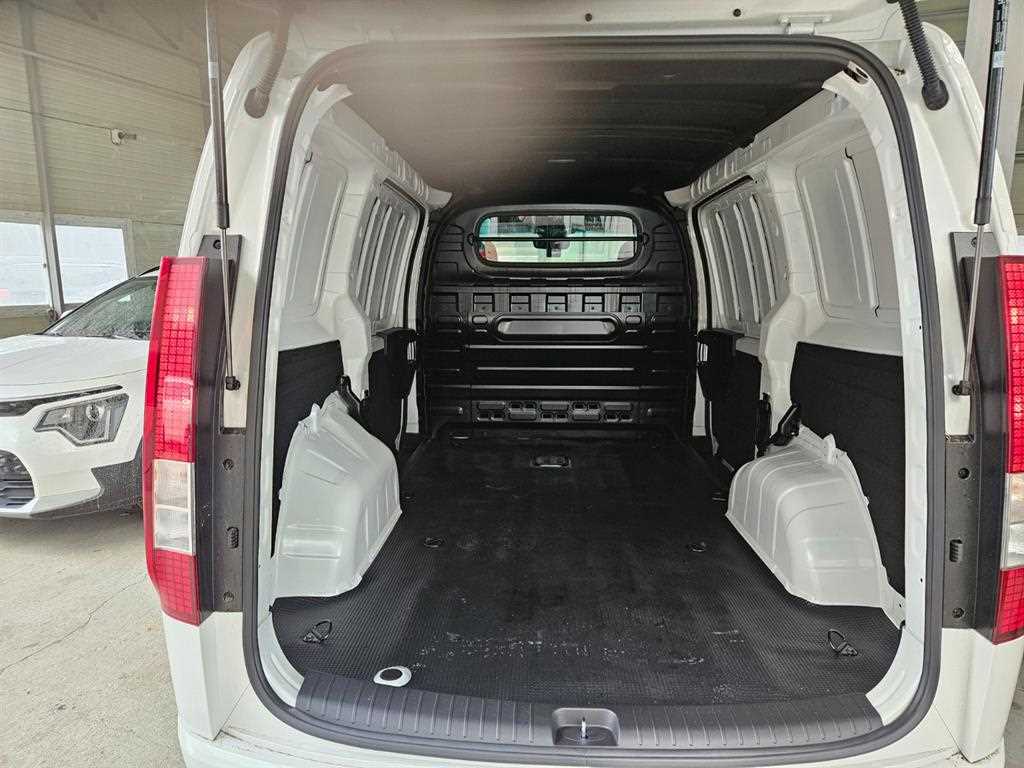 HYUNDAI Staria - Vista 4