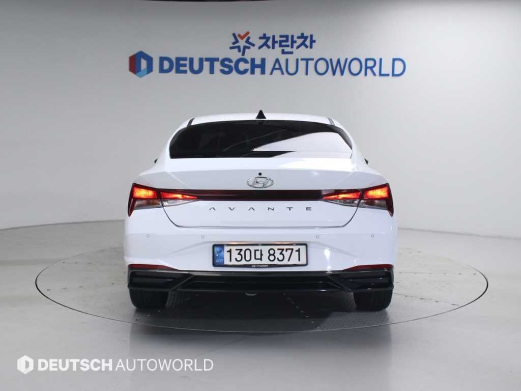 HYUNDAI Avante - Vista 4