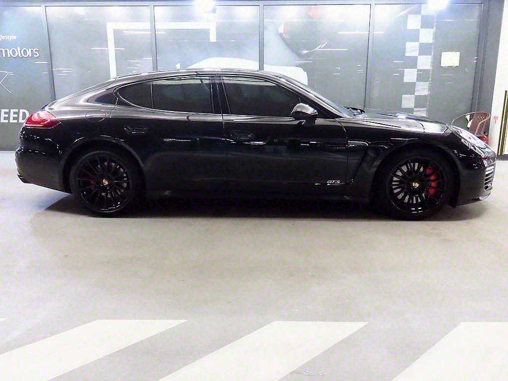 Porsche Panamera - Vista 3