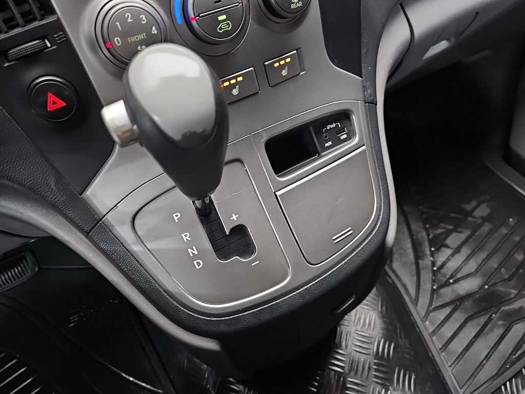 HYUNDAI Starex - Vista 8