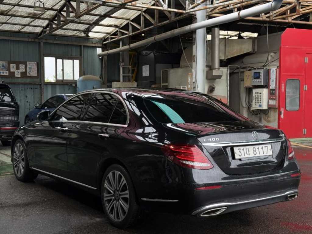 Mercedes Benz E class - Vista 3