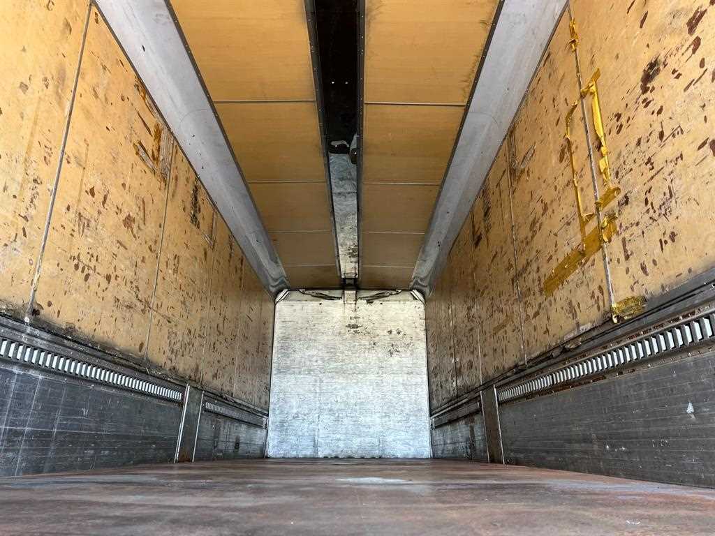 medium and large cargo truck - Vista 8