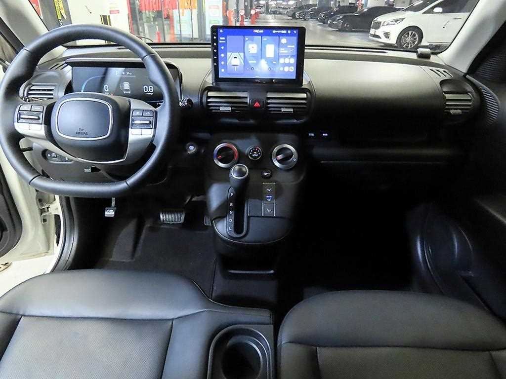 HYUNDAI Casper - Vista 10