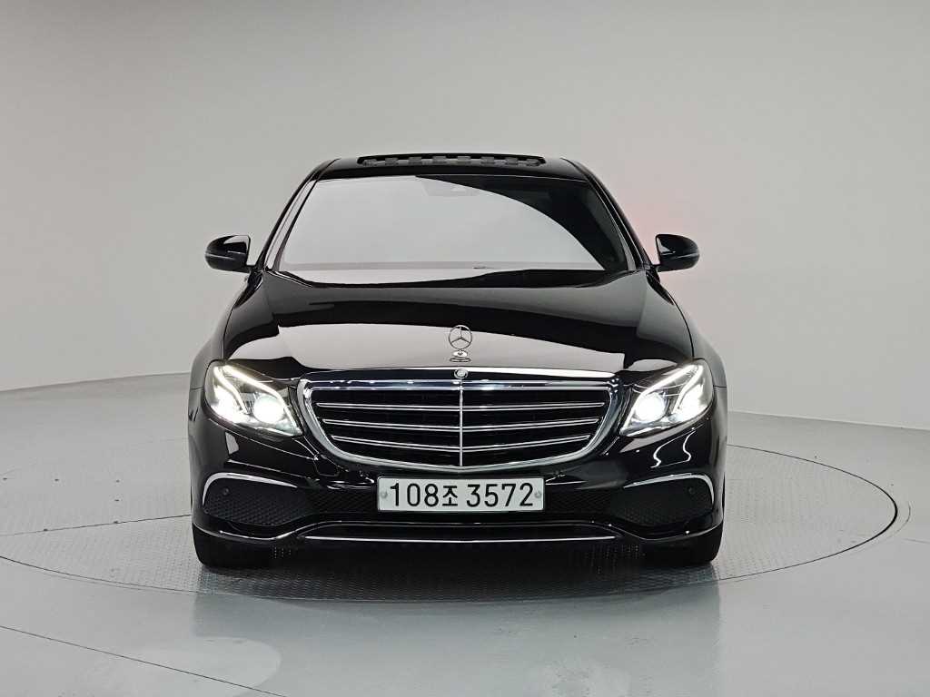 Mercedes Benz E class - Vista 2