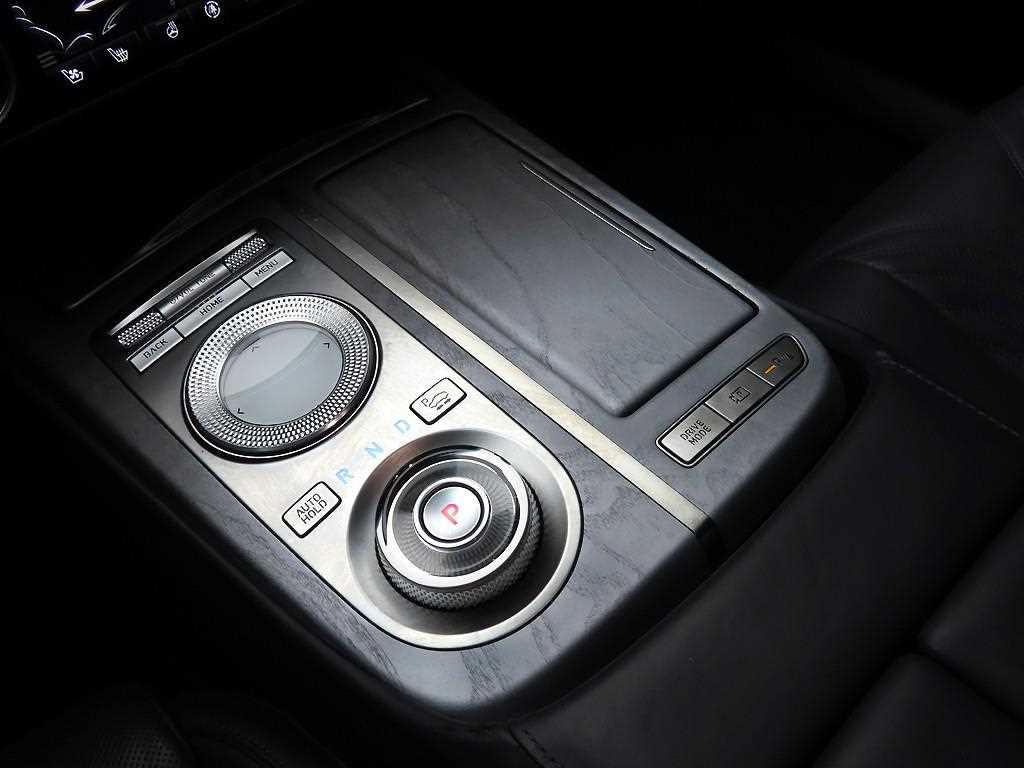 Genesis G80 - Vista 10