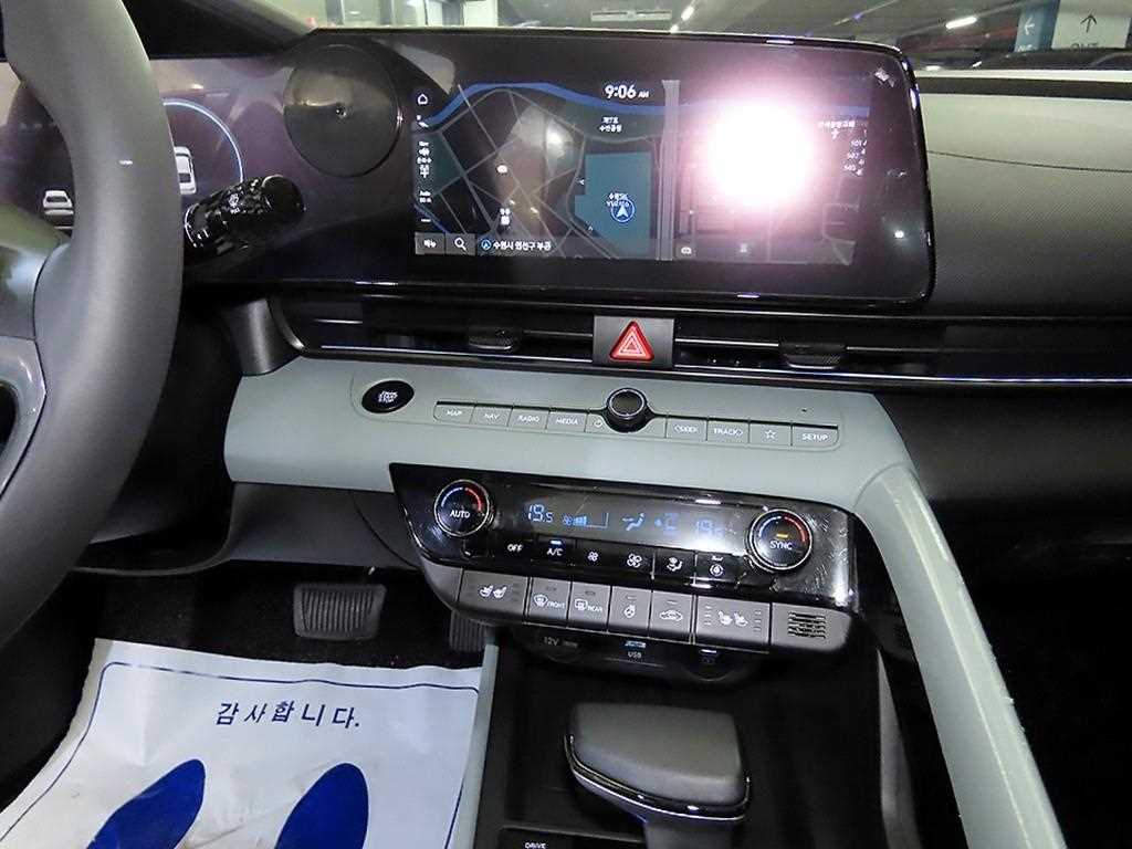 HYUNDAI Avante - Vista 11