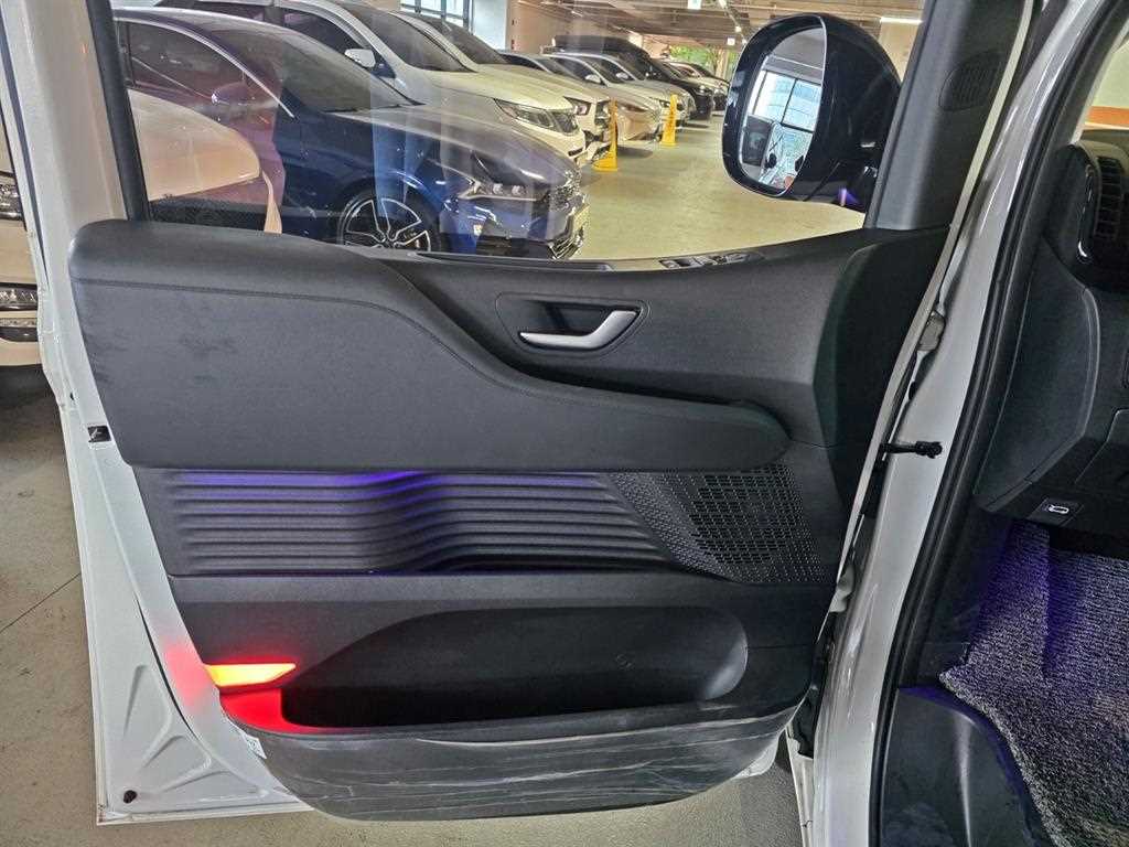 HYUNDAI Staria 2025 Blanco - Importación desde Corea - HF Imports Iquique - Foto 20