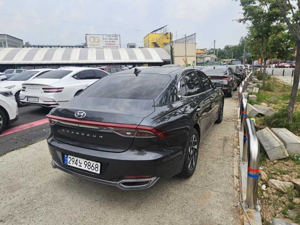 HYUNDAI Grandeur - Vista 5